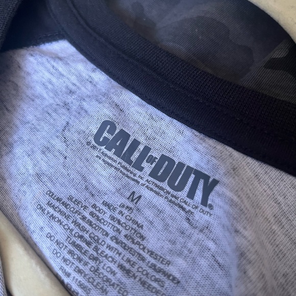 Men’s Call of Duty Elite Shatter Skull Black Ops Camo Long-sleeve Shirt - Picture 8 of 8